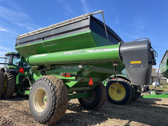 2010 Brent 782 Grain Cart