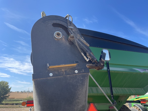 2010 Brent 782 Grain Cart