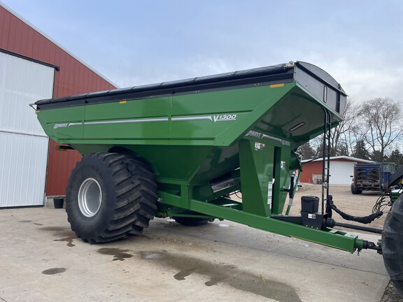 2020 Brent V1300 Grain Cart