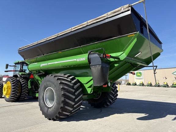2020 Brent V1300 Grain Cart