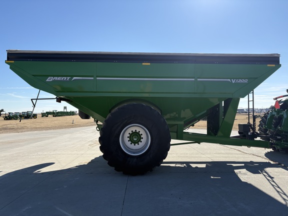 2020 Brent V1300 Grain Cart