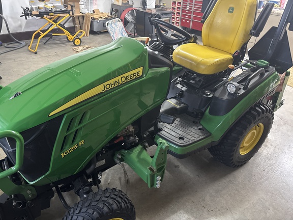 2021 John Deere 1025R Tractor Compact