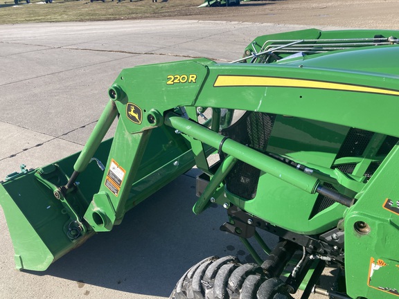 2020 John Deere 2032R Tractor Compact