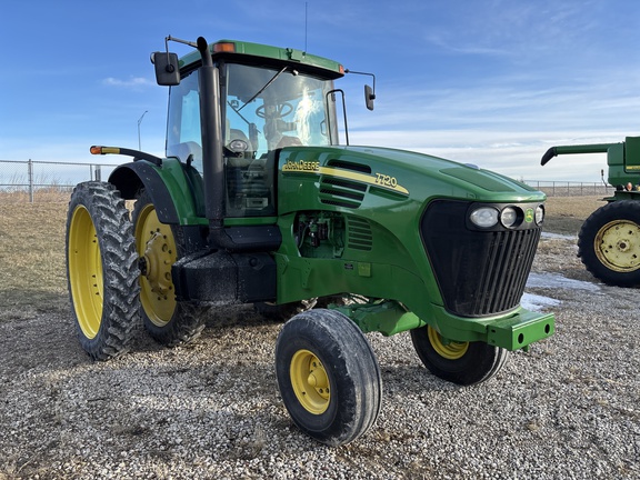 2006 John Deere 7720 Tractor