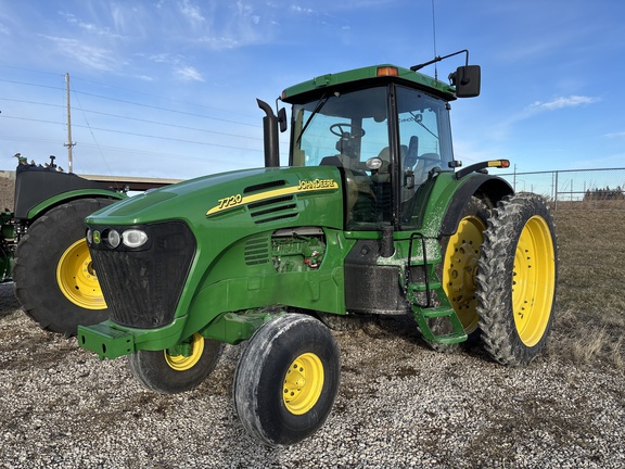 2006 John Deere 7720 Tractor