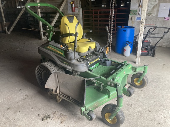 2022 John Deere Z950R Mower/Zero Turn