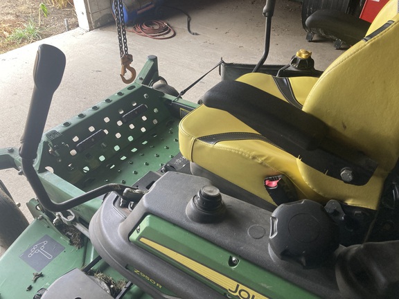 2022 John Deere Z950R Mower/Zero Turn