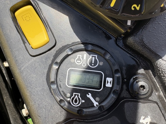 2022 John Deere Z950R Mower/Zero Turn