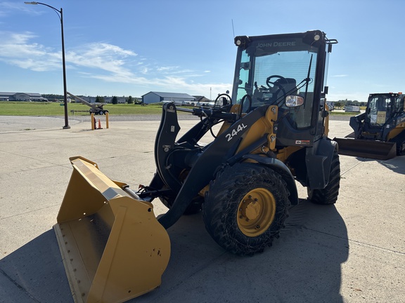 2019 John Deere 244L Compact Utility Loader