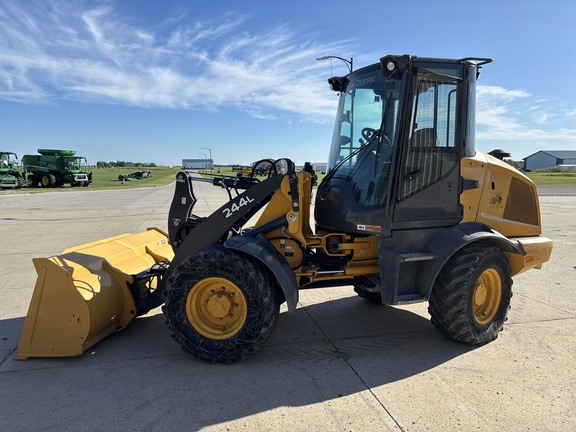 2019 John Deere 244L Compact Utility Loader