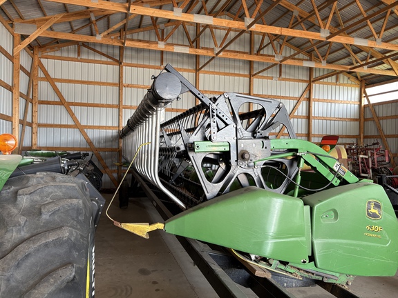 2004 John Deere 630F Header Combine
