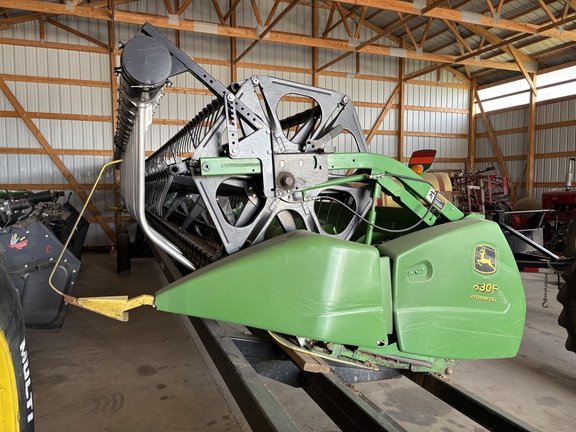 2004 John Deere 630F Header Combine