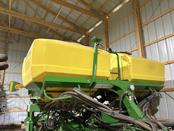 2024 John Deere 1775NT Planter