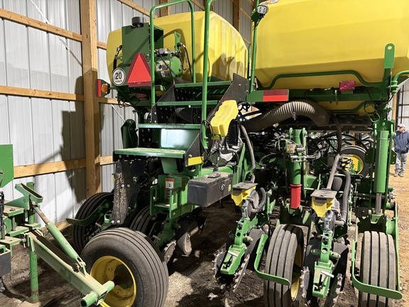 2024 John Deere 1775NT Planter
