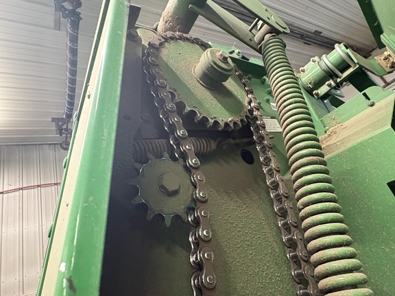 2012 John Deere 568 Baler/Round