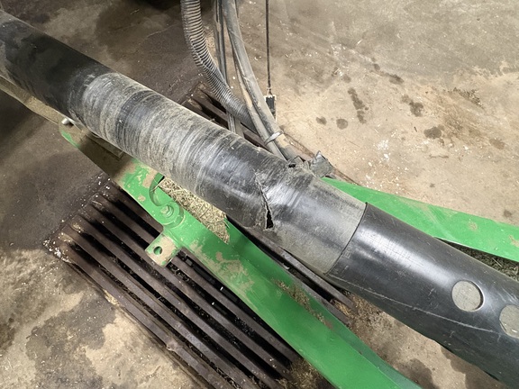 2012 John Deere 568 Baler/Round