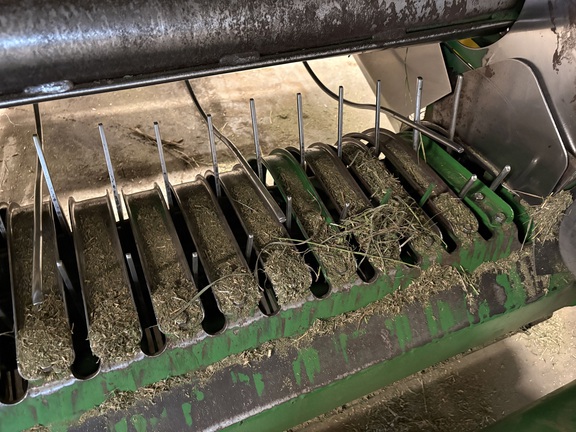 2012 John Deere 568 Baler/Round