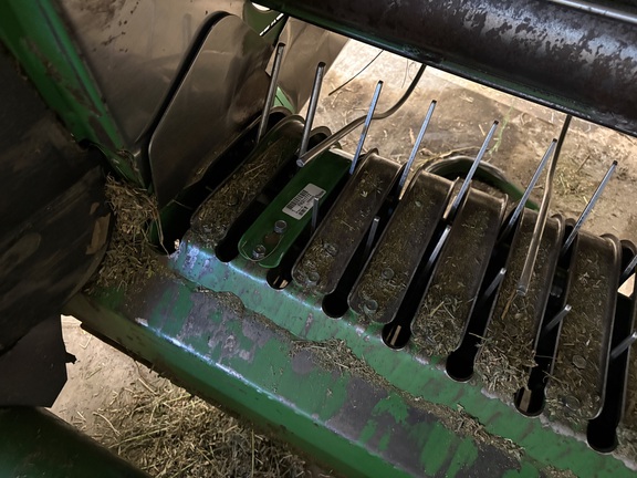 2012 John Deere 568 Baler/Round