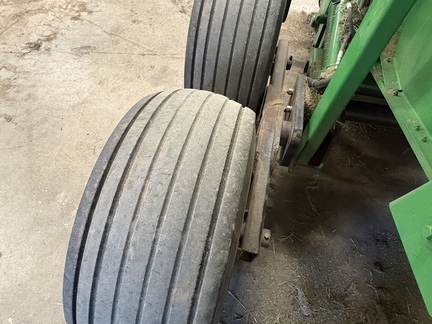 2012 John Deere 568 Baler/Round