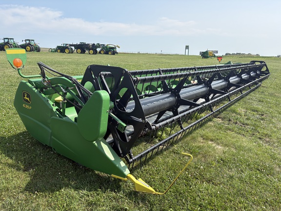 2010 John Deere 635F Header Combine
