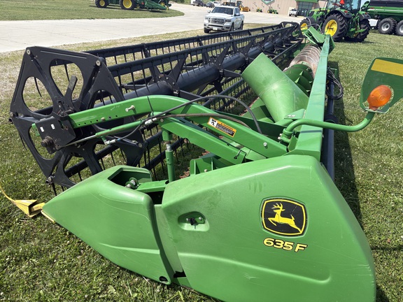 2010 John Deere 635F Header Combine