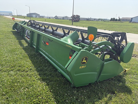 2010 John Deere 635F Header Combine