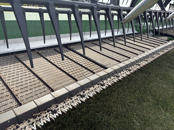 2023 John Deere RD40F Header Combine