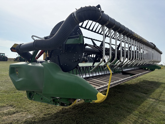 2023 John Deere RD40F Header Combine