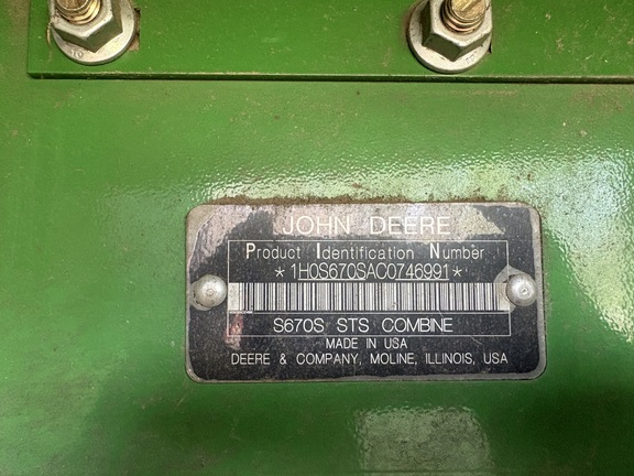 2012 John Deere S670 Combine