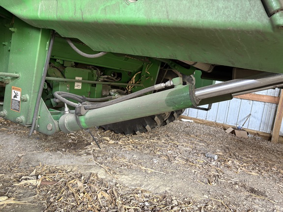 2012 John Deere S670 Combine