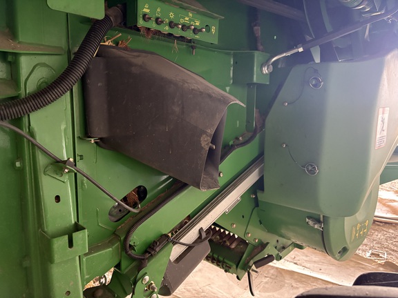 2012 John Deere S670 Combine