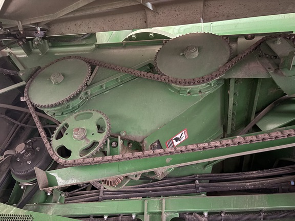 2012 John Deere S670 Combine