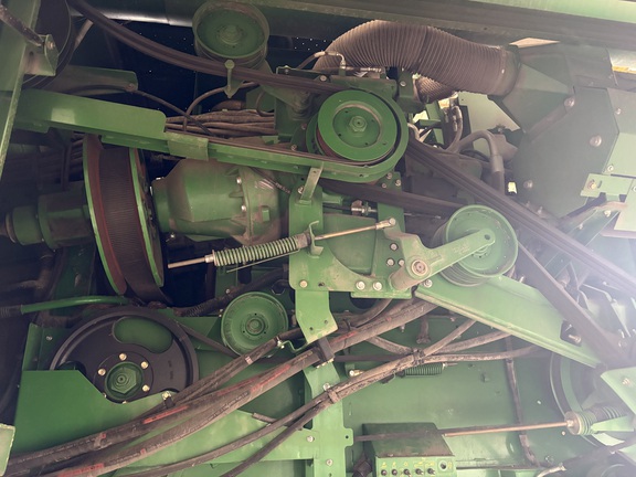 2012 John Deere S670 Combine