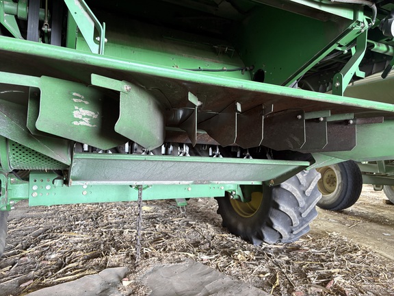 2012 John Deere S670 Combine