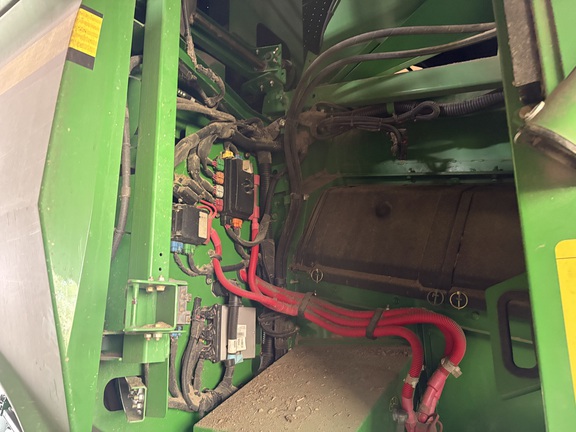 2012 John Deere S670 Combine