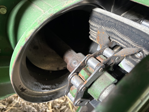 2012 John Deere S670 Combine