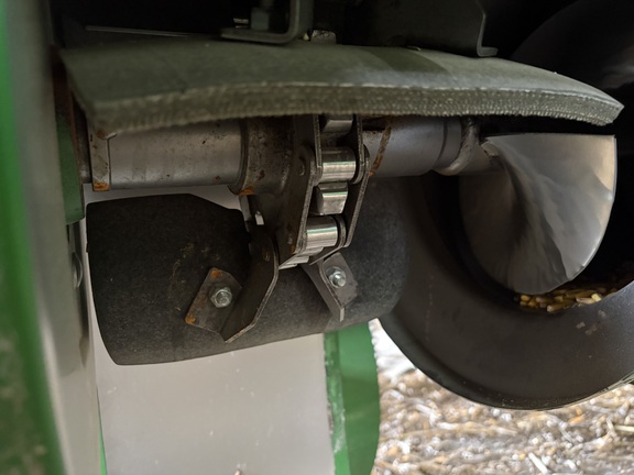 2012 John Deere S670 Combine
