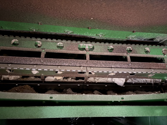2012 John Deere S670 Combine