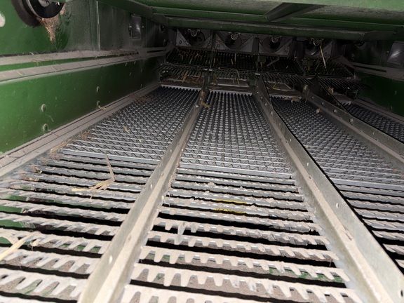 2012 John Deere S670 Combine