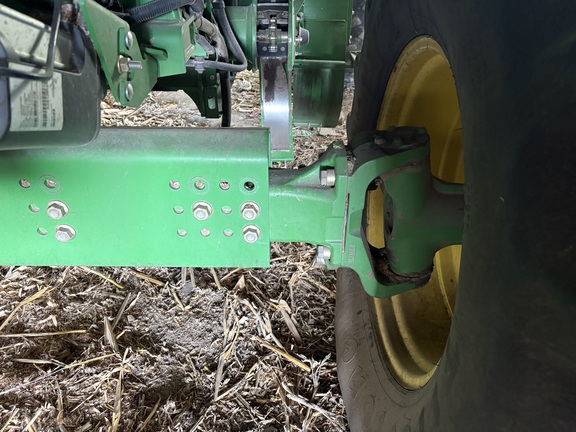 2012 John Deere S670 Combine