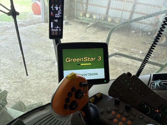 2012 John Deere S670 Combine
