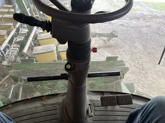 2012 John Deere S670 Combine