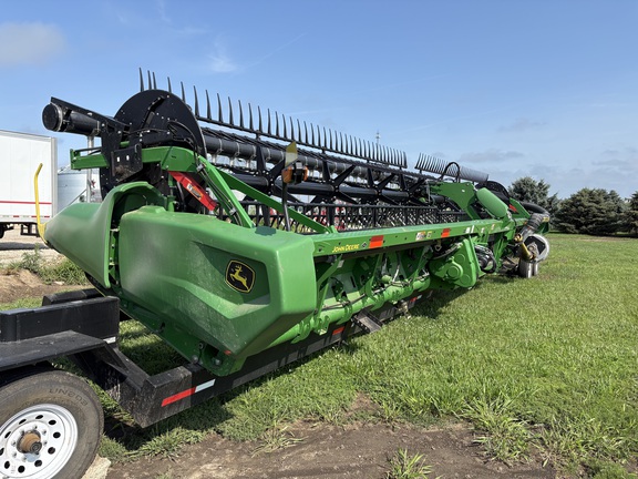 2023 John Deere RD40F Header Combine