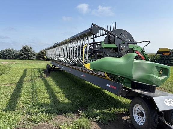 2023 John Deere RD40F Header Combine