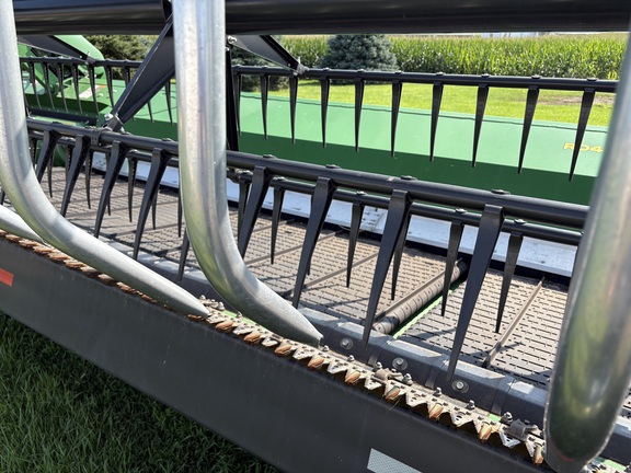 2023 John Deere RD40F Header Combine