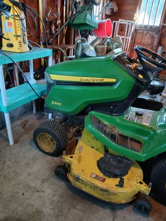 2017 John Deere X390 Garden Tractor