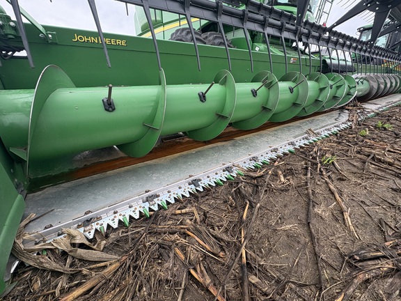 2018 John Deere 635F Header Combine