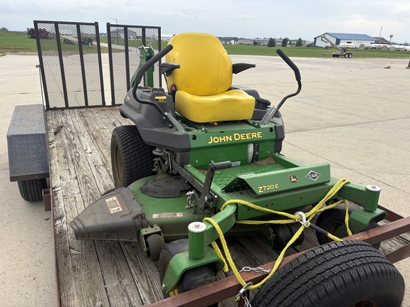 2019 John Deere Z720E Mower/Zero Turn