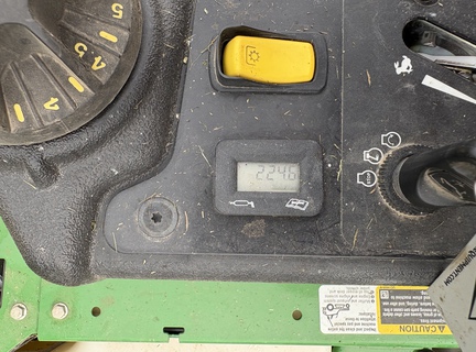 2019 John Deere Z720E Mower/Zero Turn