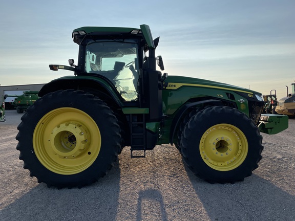 2023 John Deere 8R 370 Tractor